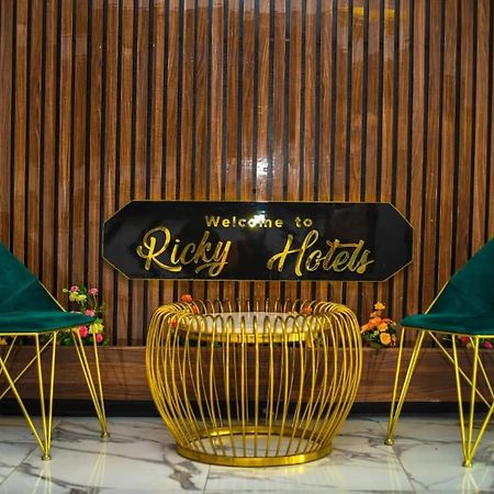 Ricky Hotels Ughelli Exterior photo