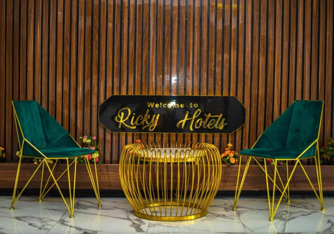 Ricky Hotels Ughelli Exterior photo