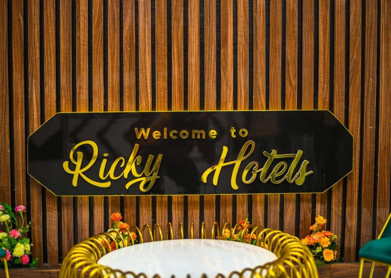 Ricky Hotels Ughelli Exterior photo